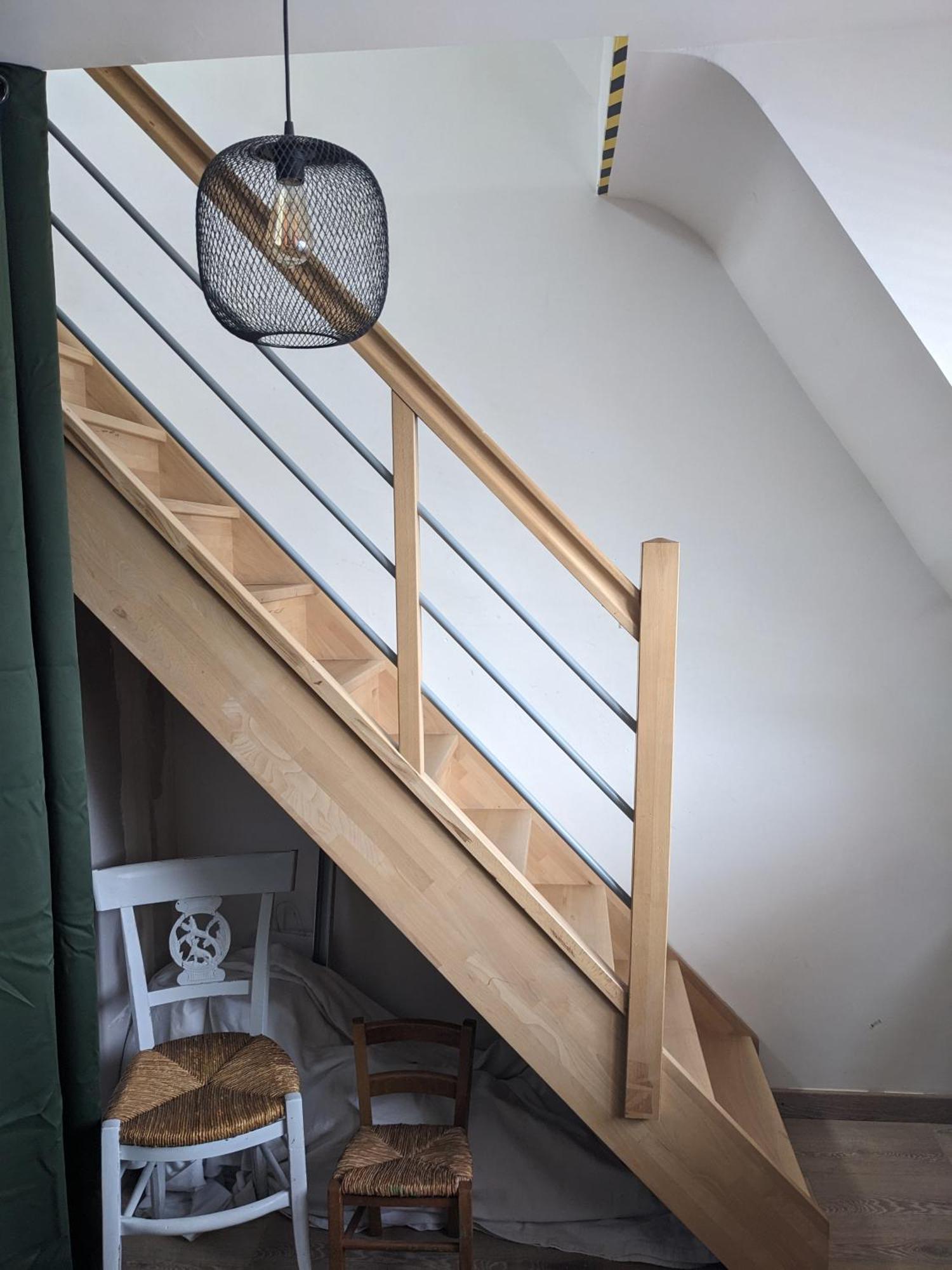 Crach Chambre 2Eme Etage Avec Bureau, Wc Et Lavabo Prive, Au Calme En Impasse, Bourg 300M Et Bras De Mer 1Km! 아파트 외부 사진